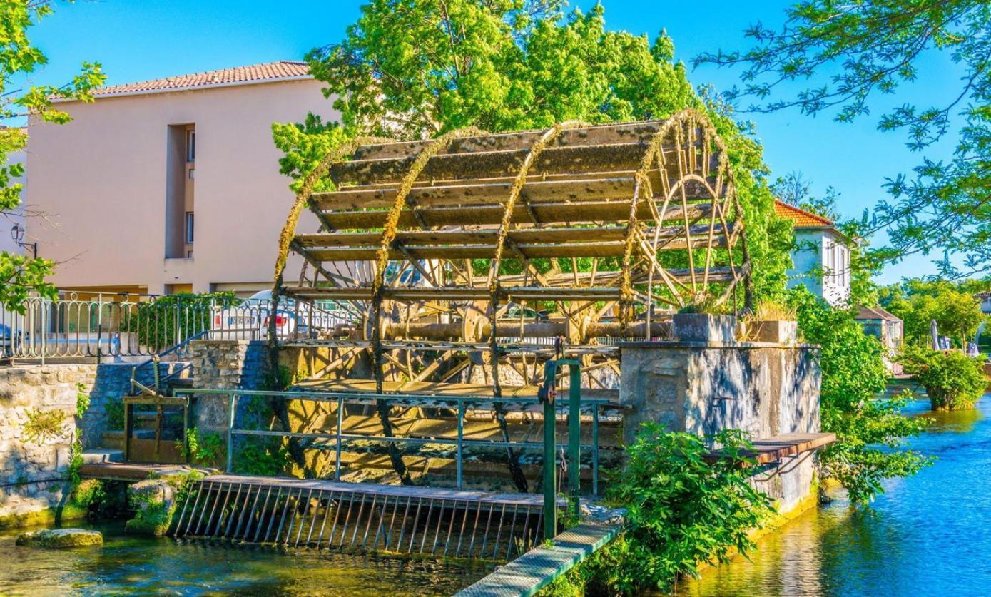 La Velleronnaise Villa Bagian luar foto